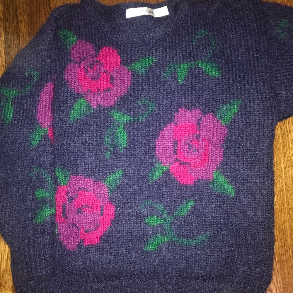Size small vintage sweater.